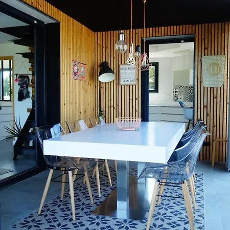 Villa Avec Piscine Et Spacieux Pool House Pres Des Plages Et De La Rhune Saint-Pee-sur-Nivelle